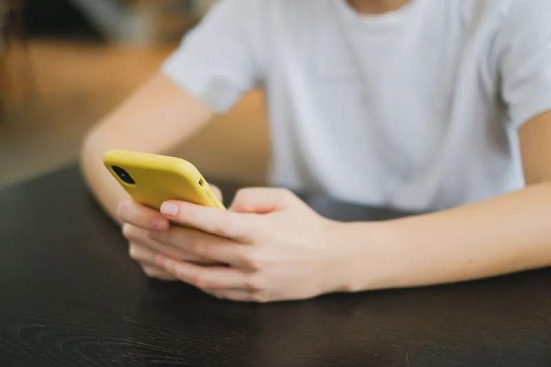 Cutting the Feed: Why Millions of Americans Are Quietly Hitting Unfollow — and Never Looking Back